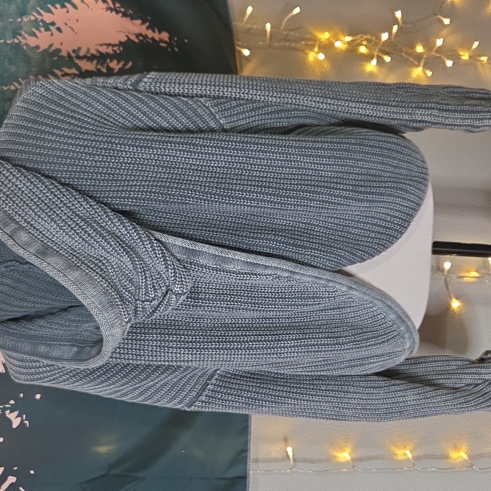 Gilded Intent Split Back Knit Sweater Hoodie Size… - image 8